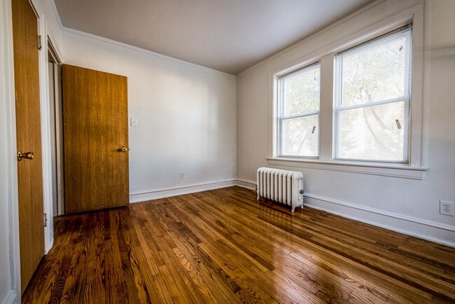 Photo - 8101 S Justine 1515-21 W 81st Chicago, IL 60620