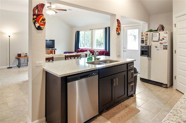 Photo - 21102 Niagara Cove