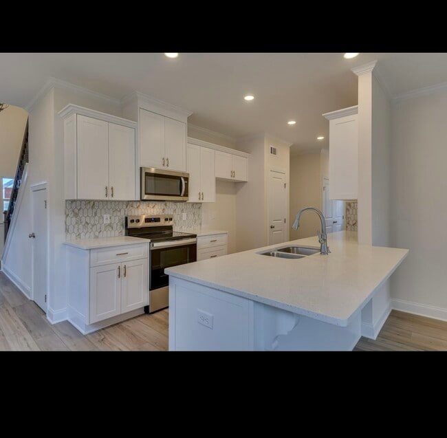 Photo - 9 Coslett Dr