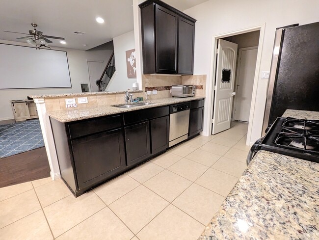 Photo - 1520 Beebrush Ln