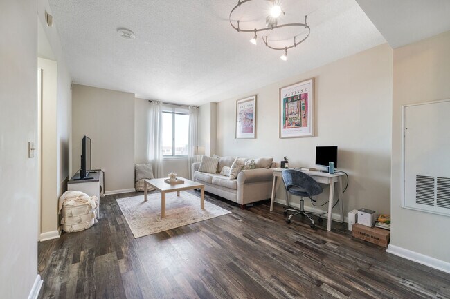 Photo - 851 N Glebe Rd