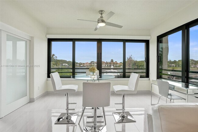 Photo - 925 Oak Harbour Dr Unit 925