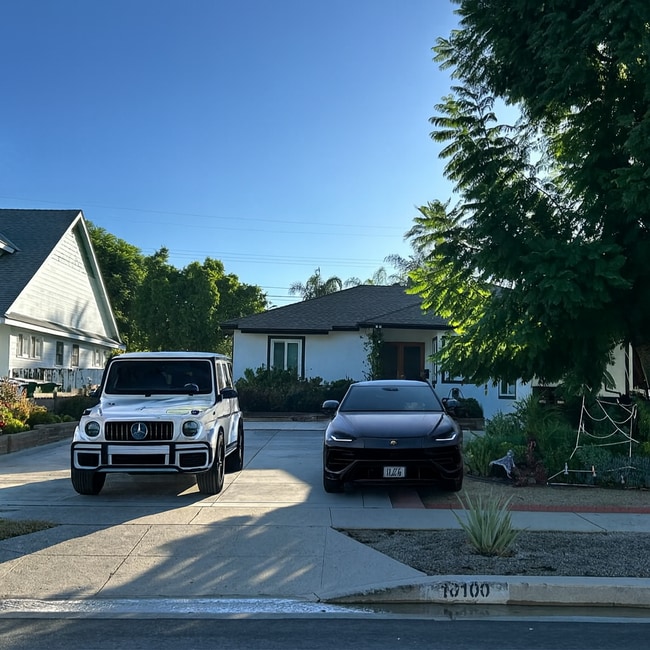 Photo - 10100 Sophia Ave