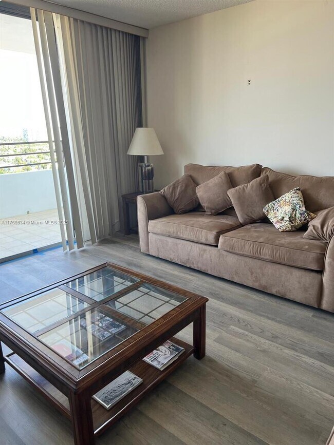 Photo - 2500 Parkview Dr Unit 1610