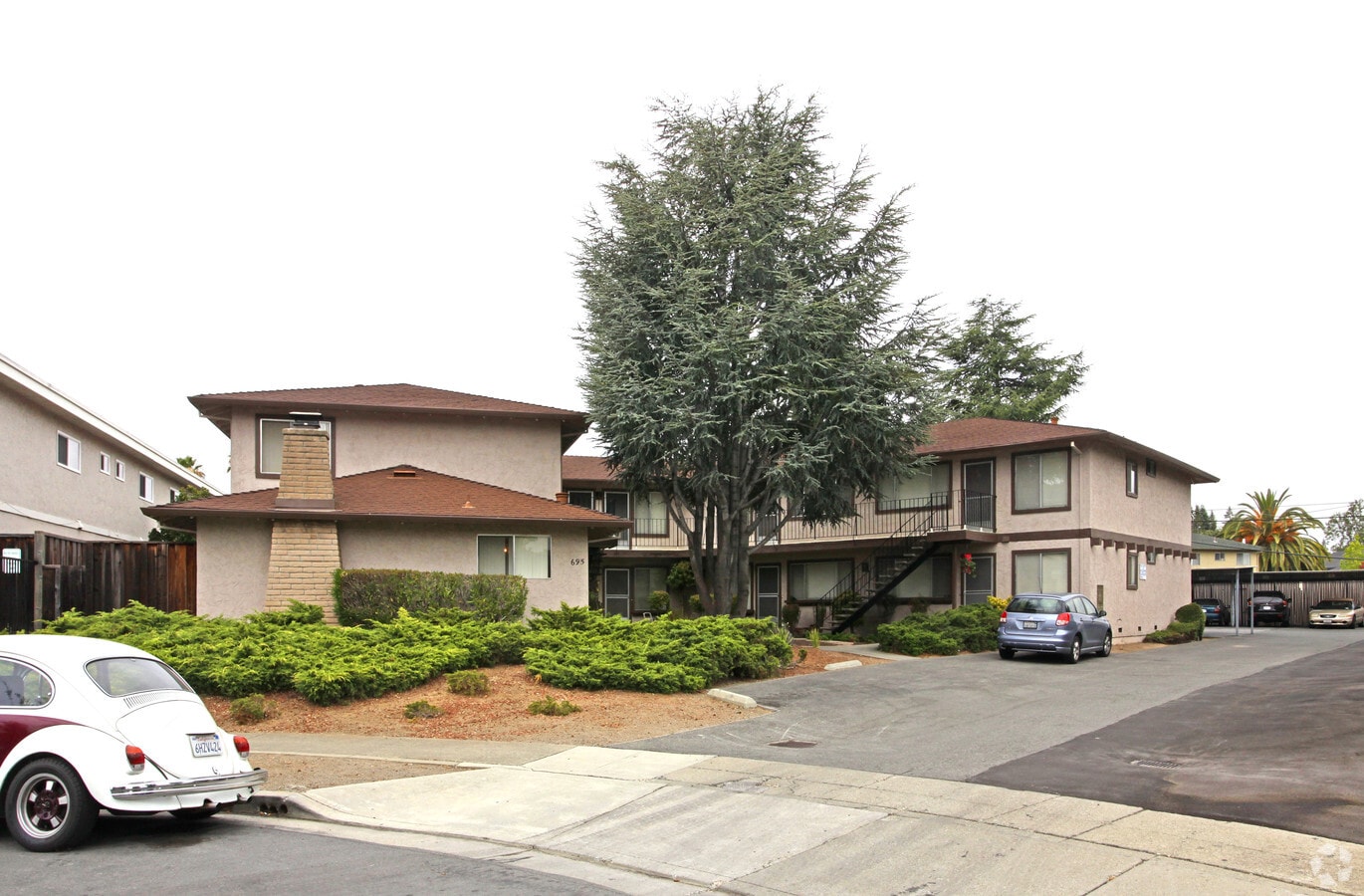 Photo - 695 Ontario Ct