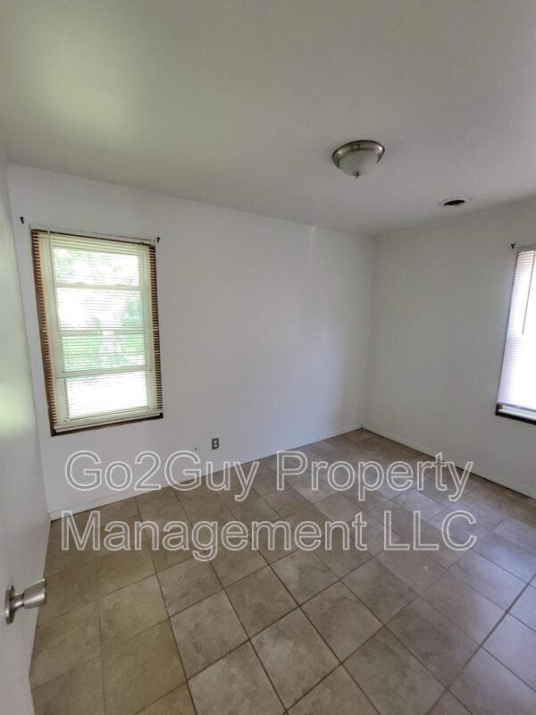 1449 E Harry Ave