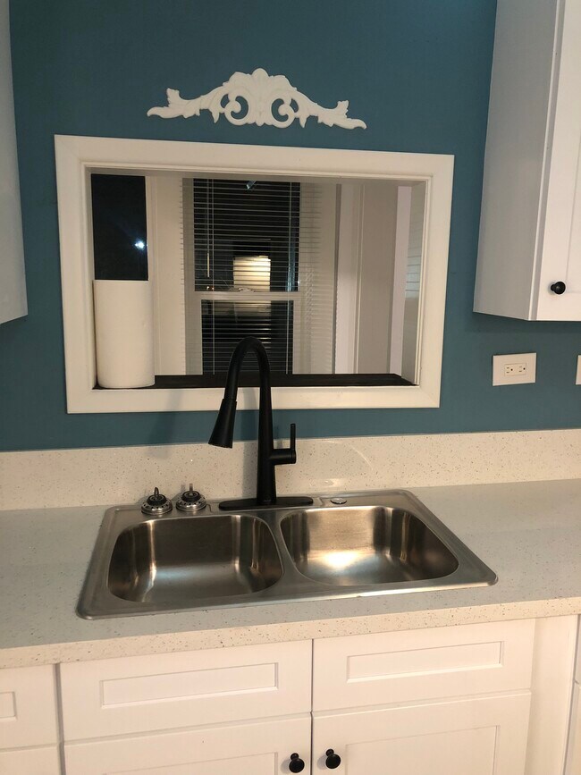 Photo - 1902 W Grand Ave