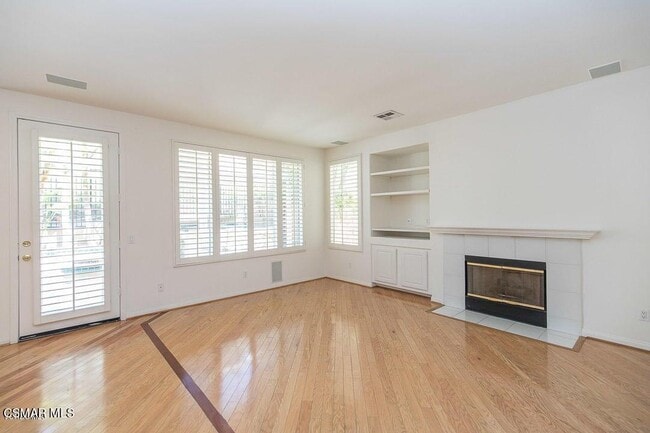 Photo - 3035 Hollycrest Ave