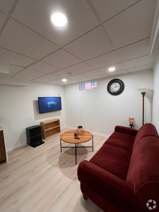 Building Photo - 18 Rustic Ldg W Rental