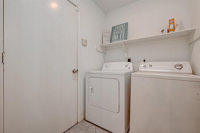 Photo - 2911 Killdeer Ln