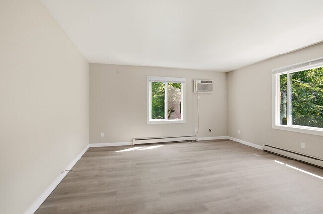 Photo - Freshly Remodeled Studio in the Heart of Waukesha! Unit Apt 4
