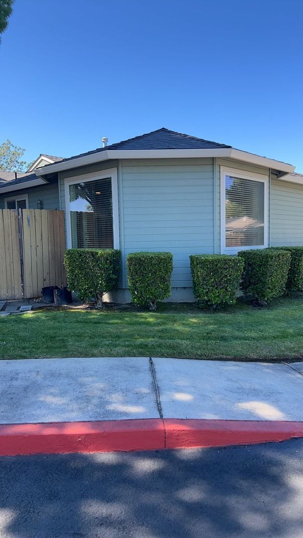 Photo - 3015 Merriman Rd