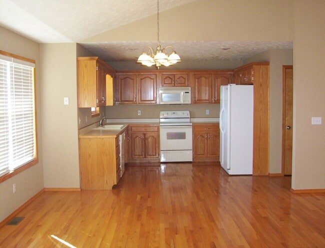 Photo - 204 W Wilson St
