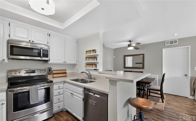Photo - 22100 Burbank Blvd Unit 333D