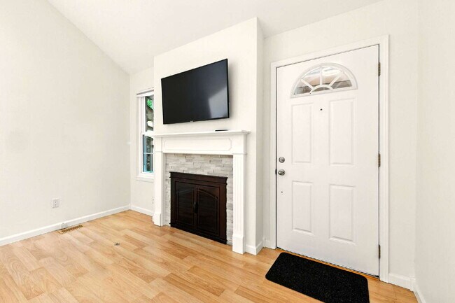 Photo - Gorgeous 3 Bed 2.5 Bath Townhome in Littleton! Unidad D