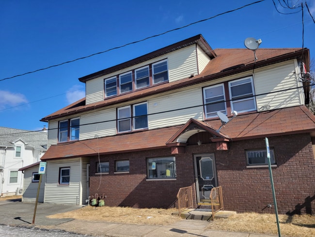 Building Photo - 306 Chestnut St Rental