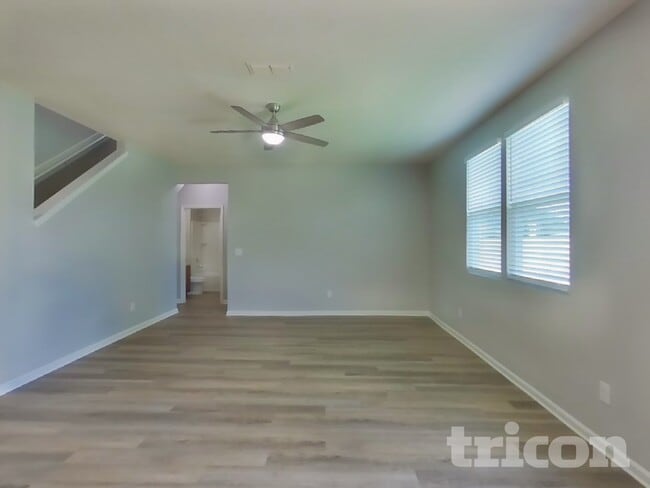 Photo - 372 Harley Dr