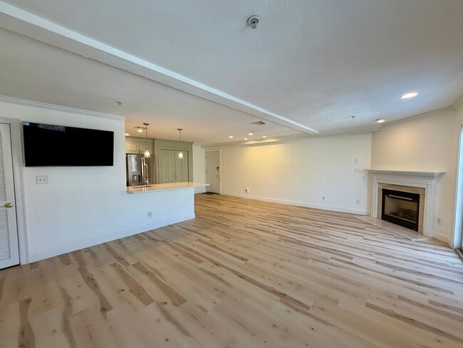 Photo - 29 Maple St Unit H