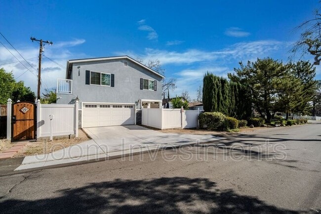 Building Photo - 1668 Bellford Ave