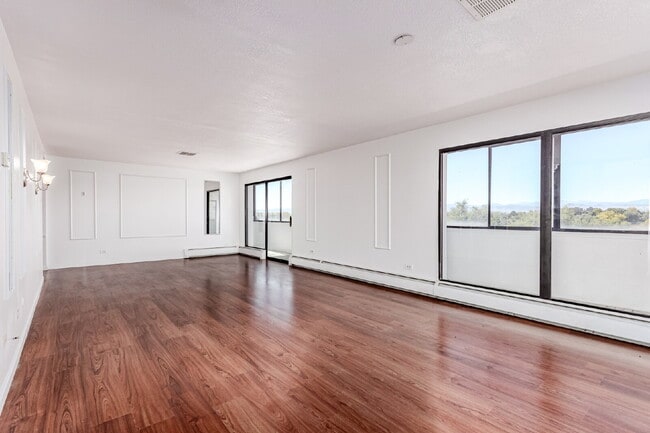 Photo - Three Bed / Two bath at Cherry Creek at th... Unidad 701