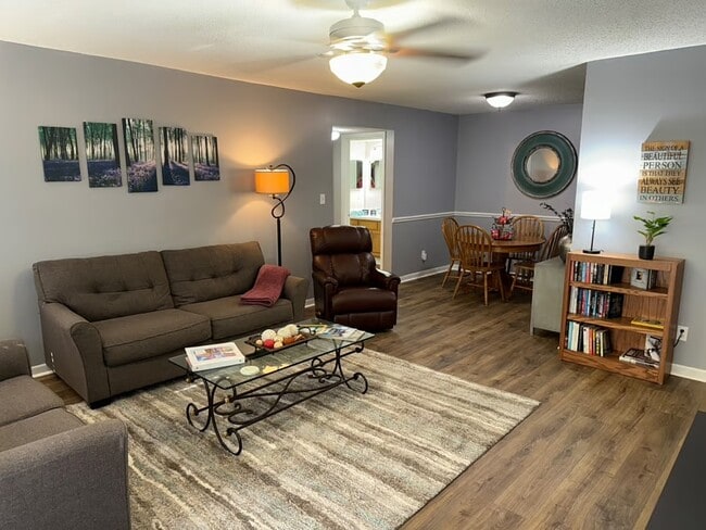 Building Photo - 13289 Arbor Pointe Cir Unit 203
