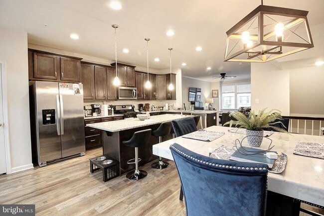 Photo - 304 Spring Bank Way
