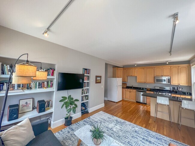 Photo - 390 Norfolk St Unit 2