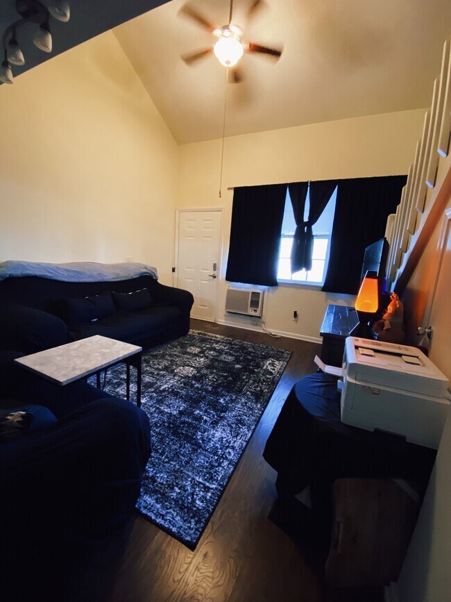 Living Room (1st Floor) - 416 Racine Dr Unit 204