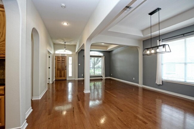 Photo - 16612 Barrhead Cove