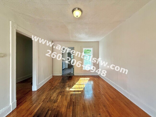 Photo - 231 W Dewald St Unit #2