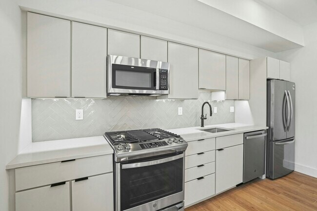 Photo - 716 L St SE Unidad 403
