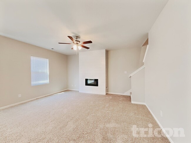 Photo - 404 Willow Creek Dr