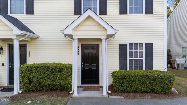 Photo - 225 Woodson Dr