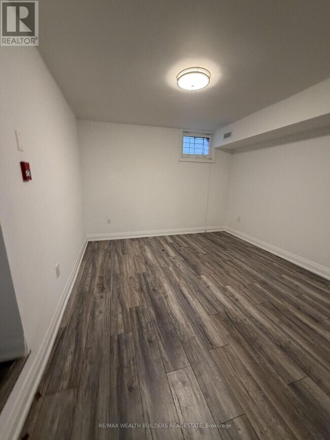 Photo - 215 Jarvis St Unit 1