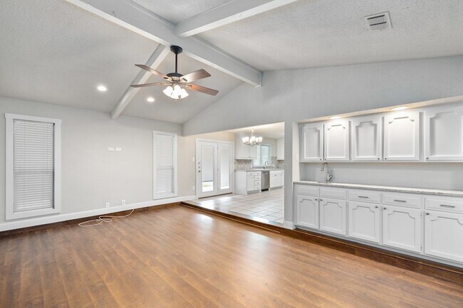 Photo - 6728 Fair Meadows Dr