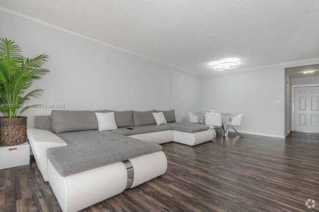 Building Photo - 500 NE 12th Ave Unit 605 Rental