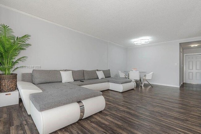 Building Photo - 500 NE 12th Ave Unit 605 Rental