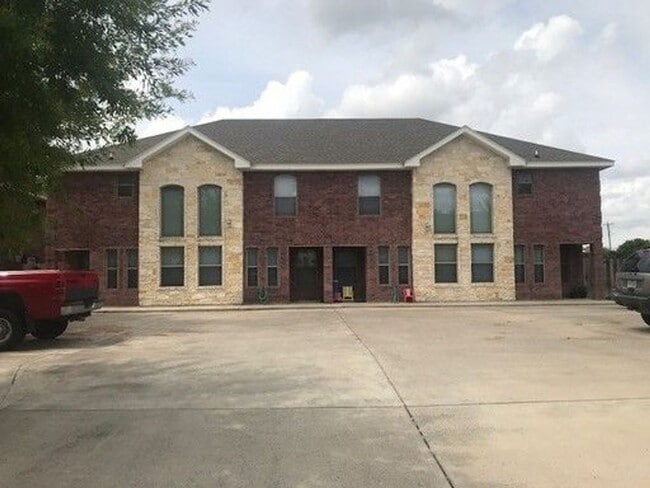 Building Photo - 102 S 48th Ln Unit 3