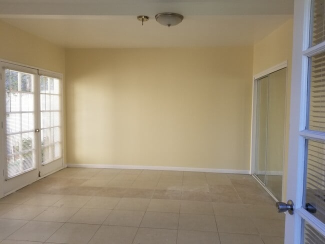 Photo - 131 N Carson Rd Unidad Studio