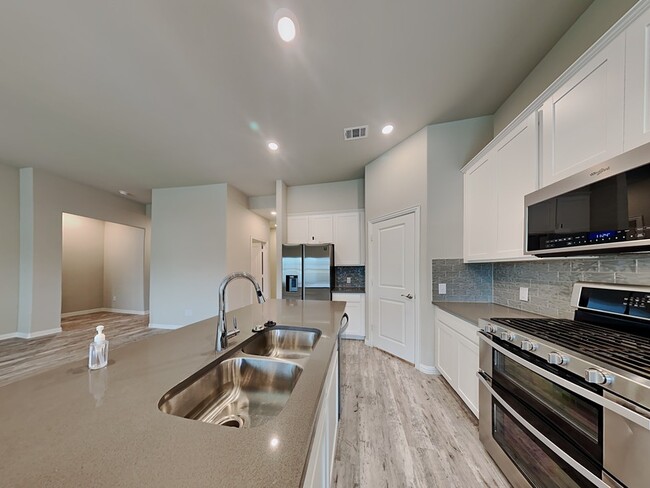 Photo - 5533 Baker Creek Rd