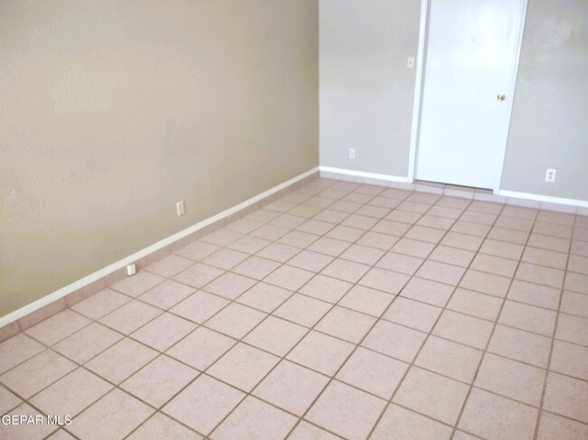 Photo - 725 Arredondo Dr
