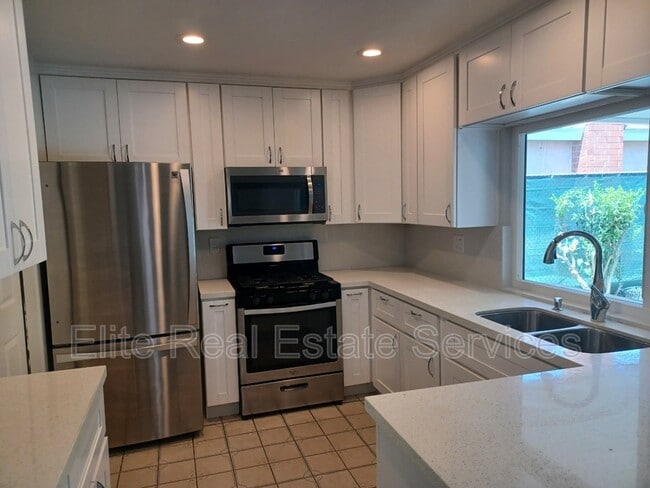 Photo - 887 Hawaii Ave