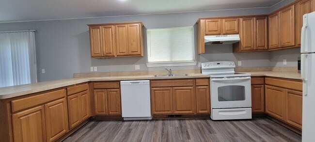 Photo - 3253 E 11 Mile Rd