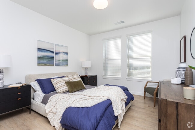 2BR, 2BA - 1.083SF