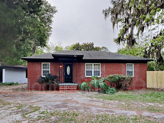 Photo - 886 Brandywine St House