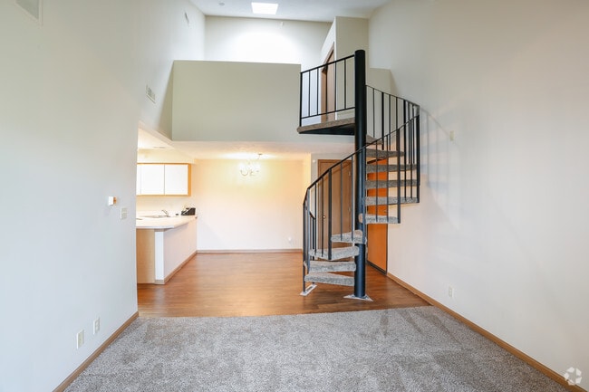 2BR, 2BA - 1038 SF
