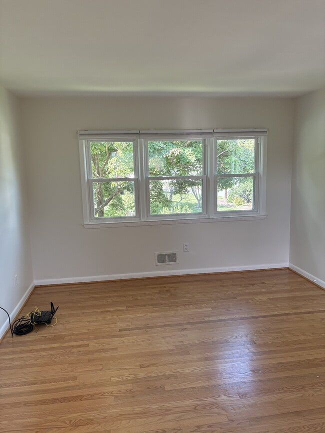 Living room - 18 Wordsworth Dr Unit 1
