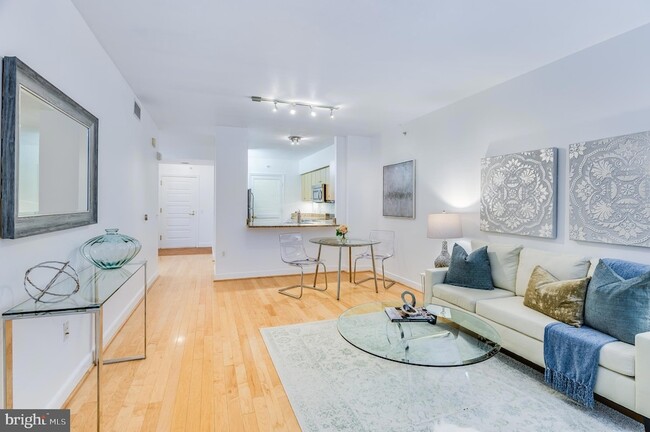 Photo - 631 D Street NW Unidad 330