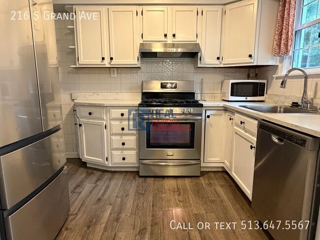 216 S Grand Ave