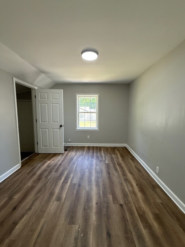 Photo - 812 Cobb Cir